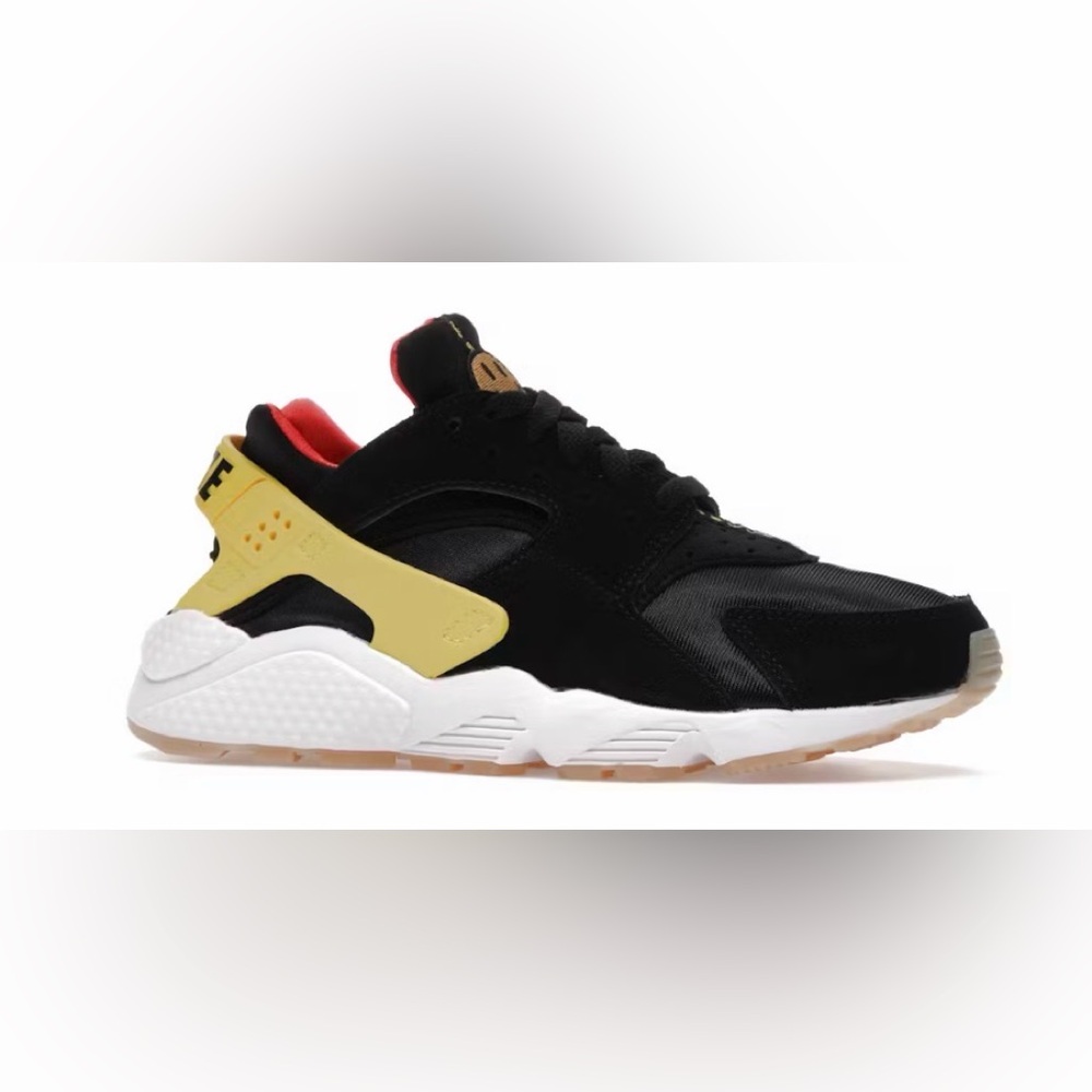 Nike Air Huarache go the extra smoke Black and Yellow Sneakers